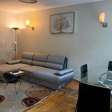 Butas Su Jacuzzi Apartment Kaunas Exterior photo